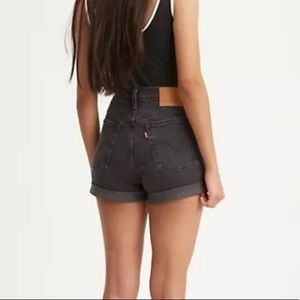 Levis Wedgie Short